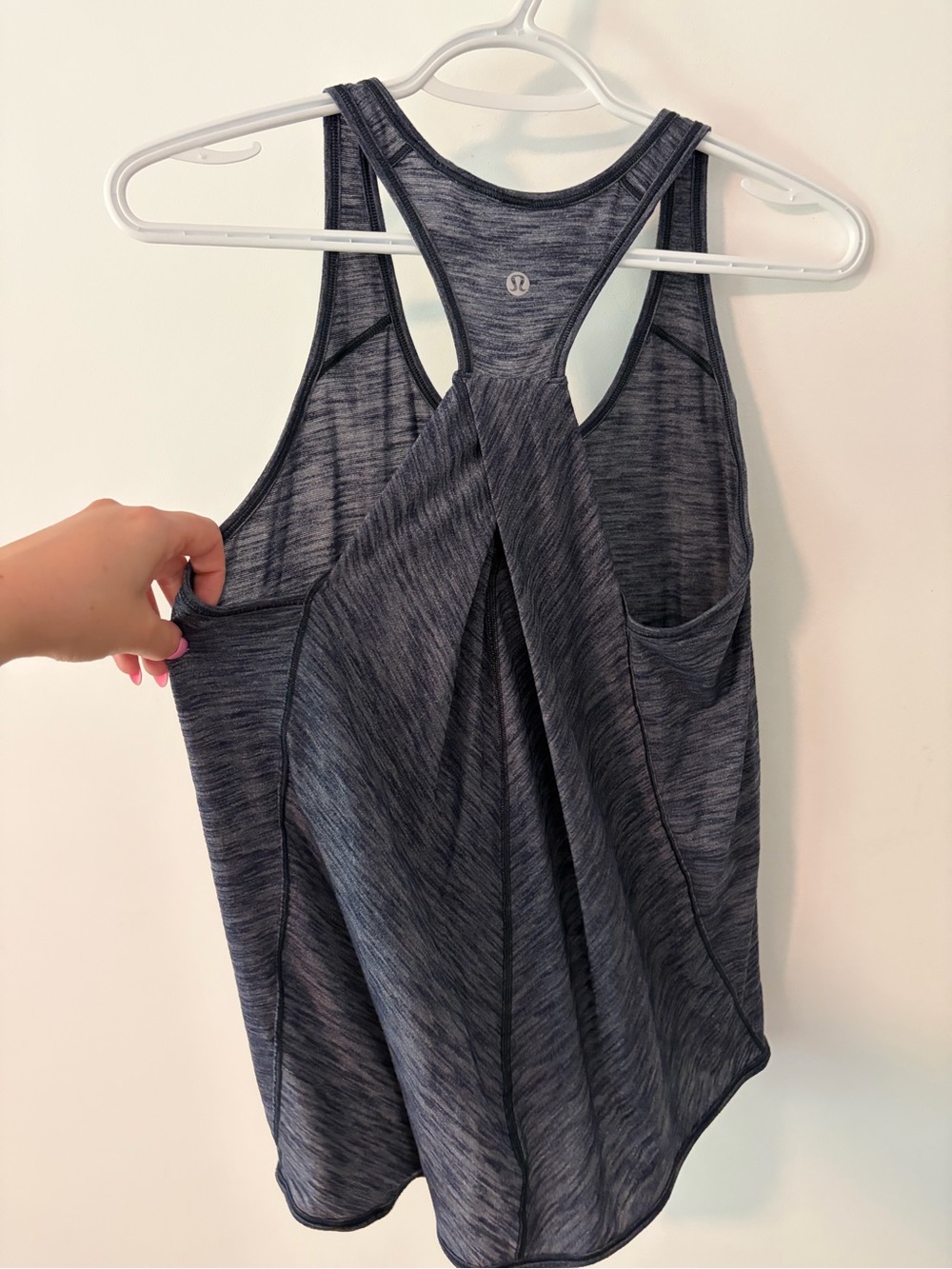 LULULEMON Essential Tank - Picture 4 of 5